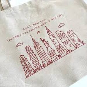 Taylor Swift NYC Lyric Bag - NWOT Beige Tote Bag with Red New York Skyline Print